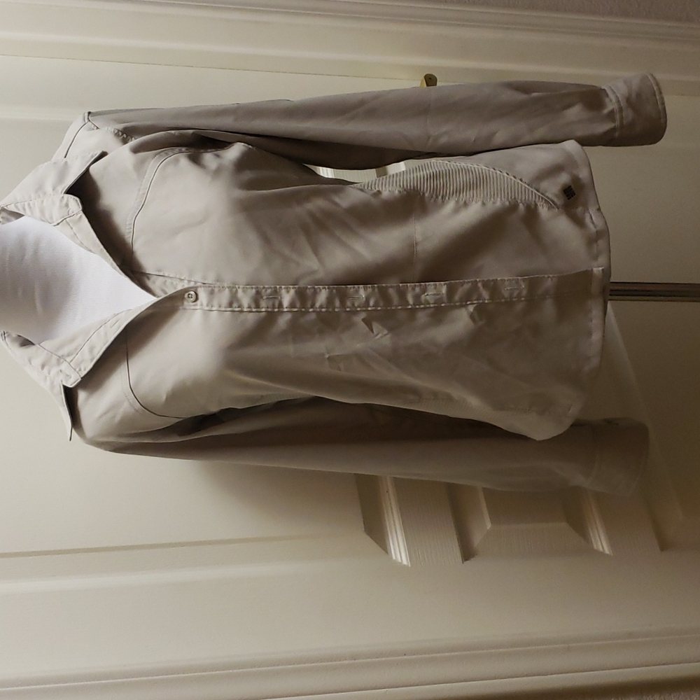 Columbia beige travel shirt